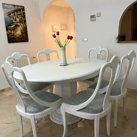 Frontline Golf Apartment *